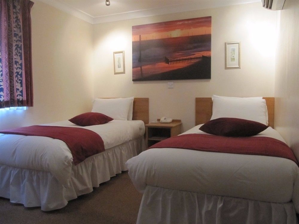 The Old Hall Hotel Caister-on-Sea Extérieur photo